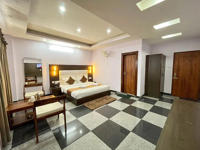 3 star hotel-Hotel In Shimla- Hotel Daffodils White House-Deluxe Room